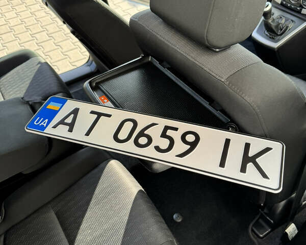 Серый Мазда 5, объемом двигателя 2 л и пробегом 177 тыс. км за 7500 $, фото 12 на Automoto.ua