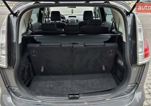 Серый Мазда 5, объемом двигателя 2 л и пробегом 193 тыс. км за 6950 $, фото 81 на Automoto.ua