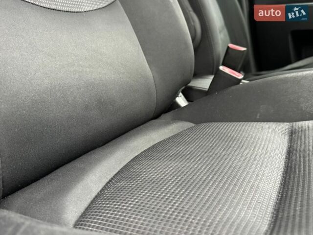 Серый Мазда 5, объемом двигателя 2 л и пробегом 240 тыс. км за 3999 $, фото 28 на Automoto.ua