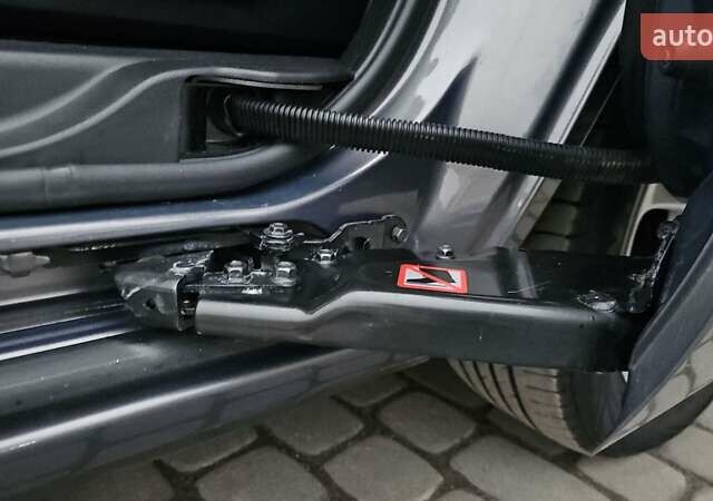 Серый Мазда 5, объемом двигателя 2 л и пробегом 193 тыс. км за 6950 $, фото 53 на Automoto.ua