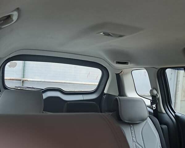 Мазда 5 2010 в Харькове на Automoto.ua Серый Мазда 5, объемом двигателя 2 л и пробегом 218 тыс. км за 6500 $, фото 3 на Automoto.ua