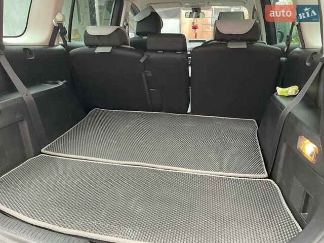 Мазда 5 2010 в Харькове на Automoto.ua Серый Мазда 5, объемом двигателя 2 л и пробегом 218 тыс. км за 6500 $, фото 16 на Automoto.ua