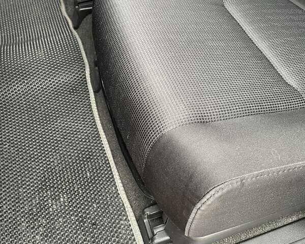 Мазда 5 2010 в Харькове на Automoto.ua Серый Мазда 5, объемом двигателя 2 л и пробегом 218 тыс. км за 6500 $, фото 9 на Automoto.ua