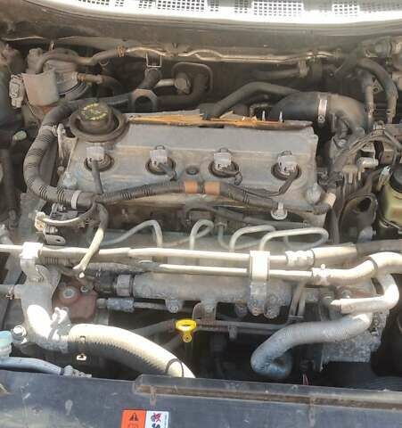 Серый Мазда 5, объемом двигателя 2 л и пробегом 282 тыс. км за 6100 $, фото 5 на Automoto.ua