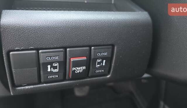 Сірий Мазда 5, об'ємом двигуна 2 л та пробігом 236 тис. км за 6700 $, фото 19 на Automoto.ua