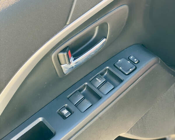 Серый Мазда 5, объемом двигателя 2 л и пробегом 150 тыс. км за 7599 $, фото 14 на Automoto.ua