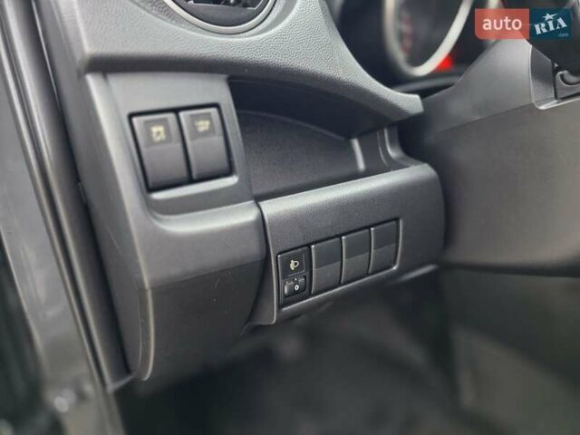 Серый Мазда 5, объемом двигателя 2 л и пробегом 280 тыс. км за 6650 $, фото 44 на Automoto.ua