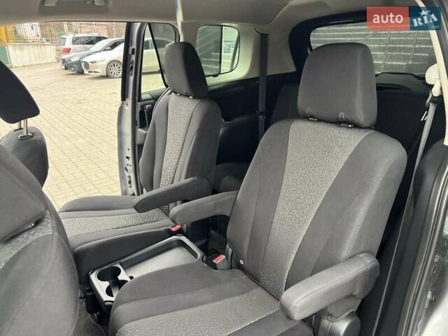 Серый Мазда 5, объемом двигателя 2.5 л и пробегом 170 тыс. км за 7800 $, фото 18 на Automoto.ua