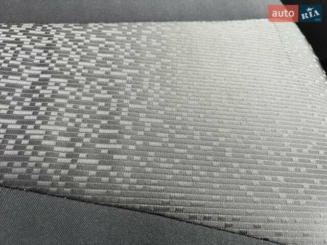 Серый Мазда 5, объемом двигателя 2.5 л и пробегом 170 тыс. км за 7800 $, фото 14 на Automoto.ua