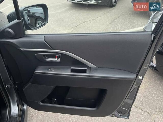 Серый Мазда 5, объемом двигателя 2 л и пробегом 258 тыс. км за 11000 $, фото 15 на Automoto.ua