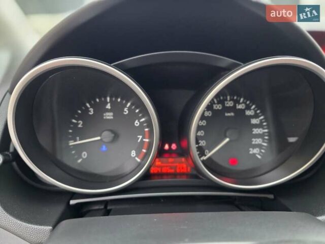 Серый Мазда 5, объемом двигателя 2 л и пробегом 280 тыс. км за 6650 $, фото 43 на Automoto.ua