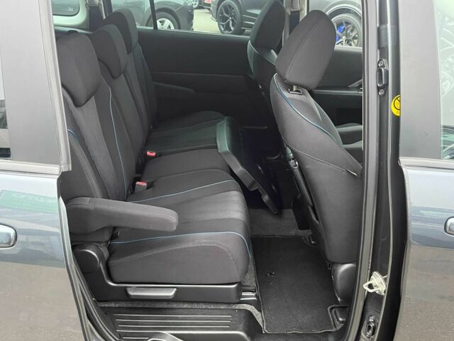 Серый Мазда 5, объемом двигателя 2 л и пробегом 258 тыс. км за 11000 $, фото 17 на Automoto.ua