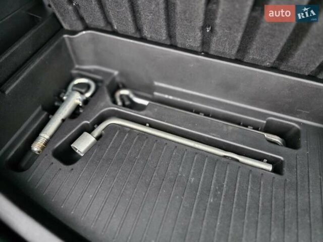 Серый Мазда 5, объемом двигателя 2 л и пробегом 280 тыс. км за 6650 $, фото 50 на Automoto.ua