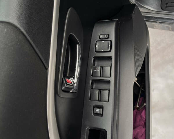 Серый Мазда 5, объемом двигателя 2 л и пробегом 230 тыс. км за 8000 $, фото 5 на Automoto.ua