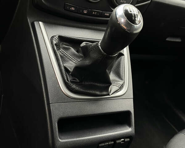 Серый Мазда 5, объемом двигателя 1.6 л и пробегом 187 тыс. км за 8000 $, фото 16 на Automoto.ua