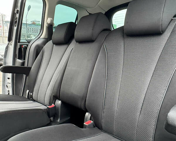 Серый Мазда 5, объемом двигателя 1.6 л и пробегом 164 тыс. км за 10899 $, фото 34 на Automoto.ua