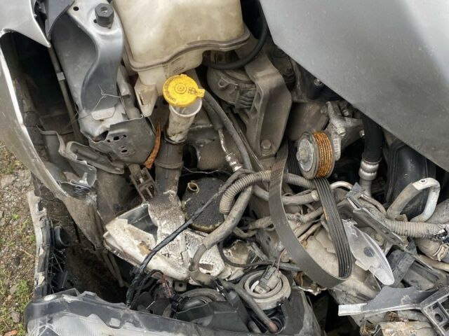 Серый Мазда 5, объемом двигателя 2.5 л и пробегом 115 тыс. км за 3450 $, фото 5 на Automoto.ua