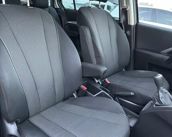 Сірий Мазда 5, об'ємом двигуна 2 л та пробігом 181 тис. км за 11000 $, фото 28 на Automoto.ua