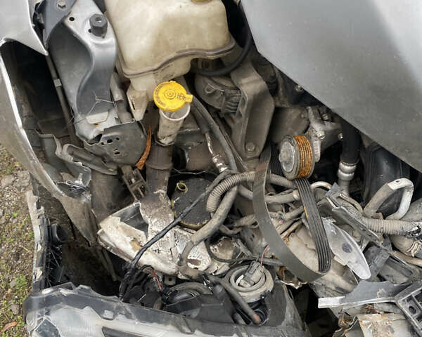 Серый Мазда 5, объемом двигателя 2.49 л и пробегом 113 тыс. км за 3499 $, фото 4 на Automoto.ua