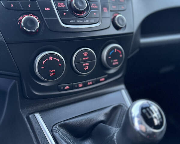 Сірий Мазда 5, об'ємом двигуна 2 л та пробігом 181 тис. км за 11000 $, фото 33 на Automoto.ua