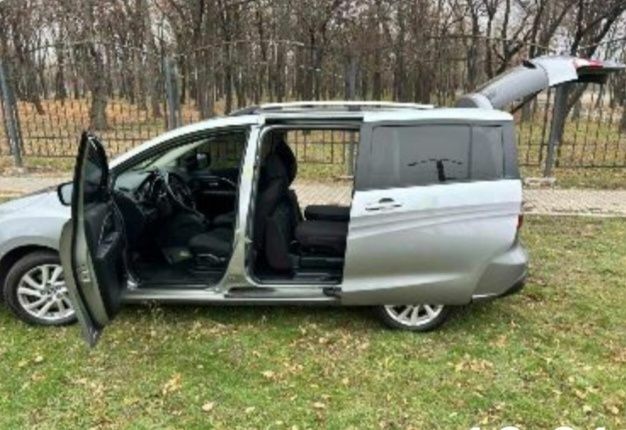 Серый Мазда 5, объемом двигателя 2.5 л и пробегом 170 тыс. км за 9000 $, фото 2 на Automoto.ua