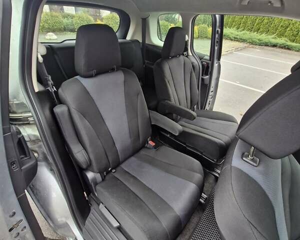 Серый Мазда 5, объемом двигателя 2.5 л и пробегом 250 тыс. км за 7500 $, фото 20 на Automoto.ua