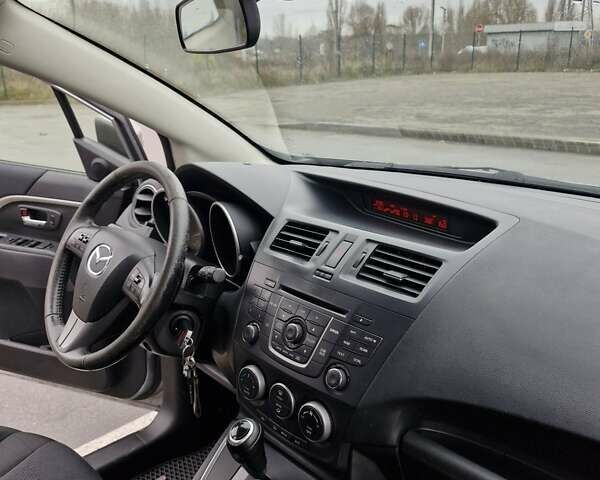 Серый Мазда 5, объемом двигателя 2.5 л и пробегом 250 тыс. км за 7500 $, фото 23 на Automoto.ua