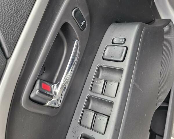 Серый Мазда 5, объемом двигателя 2.5 л и пробегом 250 тыс. км за 7500 $, фото 29 на Automoto.ua