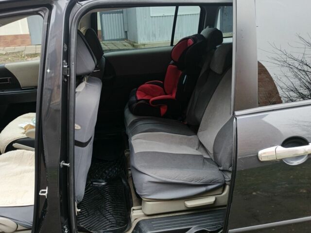 Серый Мазда 5, объемом двигателя 1.8 л и пробегом 258 тыс. км за 4500 $, фото 2 на Automoto.ua