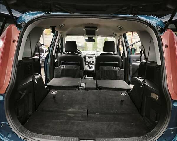 Синий Мазда 5, объемом двигателя 2 л и пробегом 187 тыс. км за 4999 $, фото 3 на Automoto.ua