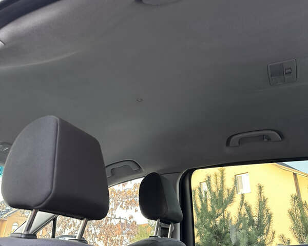 Синій Мазда 5, об'ємом двигуна 2 л та пробігом 267 тис. км за 3850 $, фото 33 на Automoto.ua