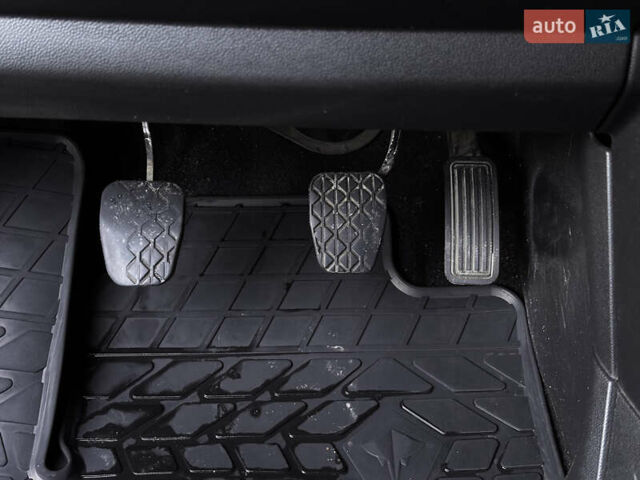 Синій Мазда 5, об'ємом двигуна 2 л та пробігом 267 тис. км за 3850 $, фото 38 на Automoto.ua