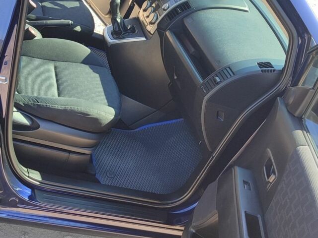 Синий Мазда 5, объемом двигателя 1.8 л и пробегом 217 тыс. км за 6100 $, фото 16 на Automoto.ua