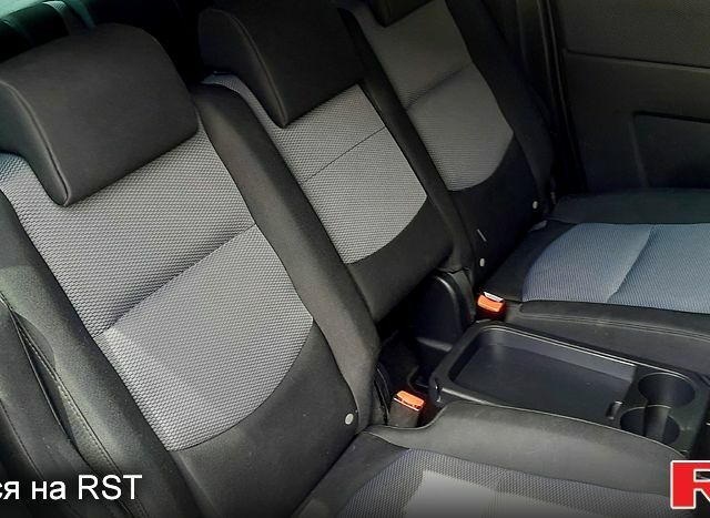 Синий Мазда 5, объемом двигателя 2 л и пробегом 350 тыс. км за 4200 $, фото 6 на Automoto.ua