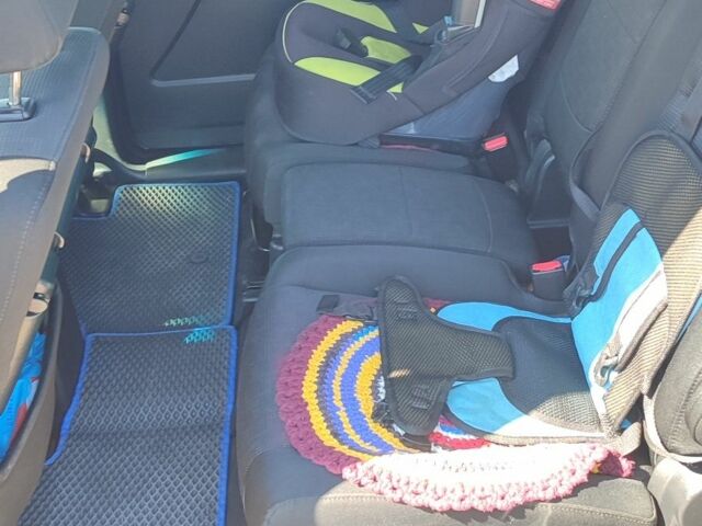 Синий Мазда 5, объемом двигателя 1.8 л и пробегом 220 тыс. км за 5999 $, фото 10 на Automoto.ua