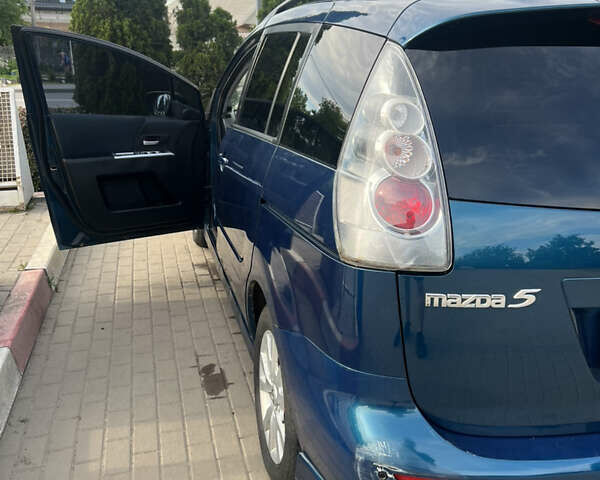 Синий Мазда 5, объемом двигателя 2 л и пробегом 250 тыс. км за 5500 $, фото 3 на Automoto.ua