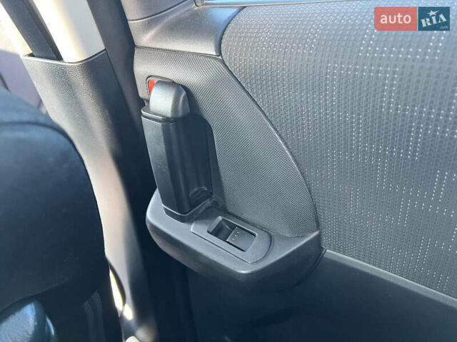 Синій Мазда 5, об'ємом двигуна 2 л та пробігом 264 тис. км за 6900 $, фото 27 на Automoto.ua