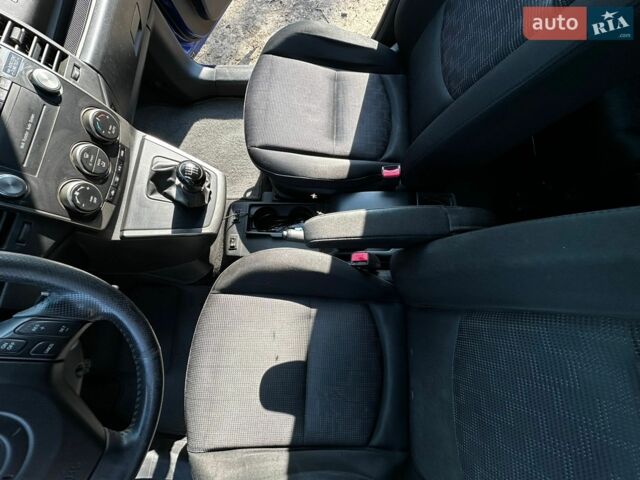 Синий Мазда 5, объемом двигателя 2 л и пробегом 251 тыс. км за 6600 $, фото 6 на Automoto.ua