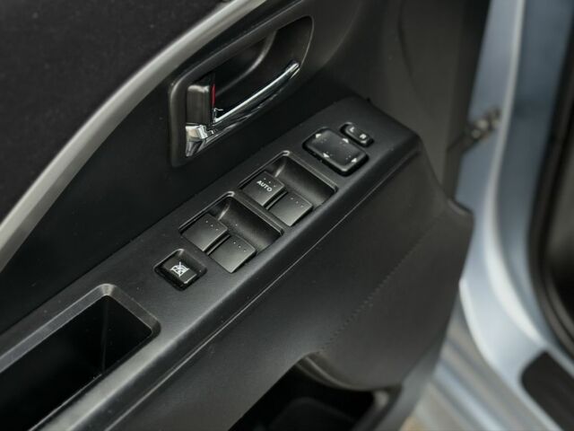 Синий Мазда 5, объемом двигателя 1.6 л и пробегом 221 тыс. км за 9300 $, фото 12 на Automoto.ua