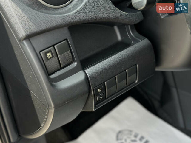 Синий Мазда 5, объемом двигателя 2 л и пробегом 190 тыс. км за 8200 $, фото 28 на Automoto.ua