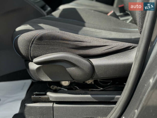 Синий Мазда 5, объемом двигателя 2 л и пробегом 190 тыс. км за 8200 $, фото 23 на Automoto.ua