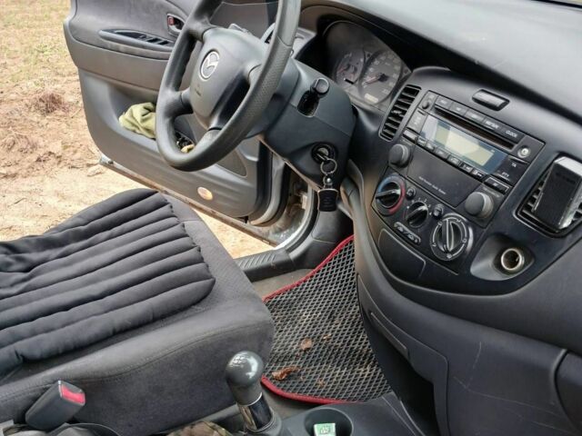 Зеленый Мазда 5, объемом двигателя 2 л и пробегом 300 тыс. км за 2600 $, фото 2 на Automoto.ua