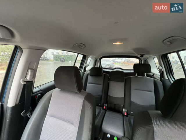 Зеленый Мазда 5, объемом двигателя 2 л и пробегом 243 тыс. км за 5350 $, фото 7 на Automoto.ua