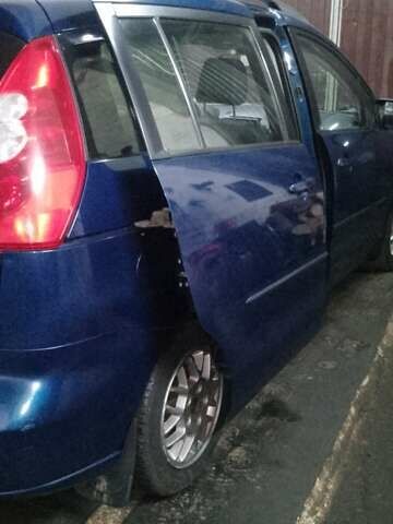 Зеленый Мазда 5, объемом двигателя 1.8 л и пробегом 118 тыс. км за 4888 $, фото 8 на Automoto.ua