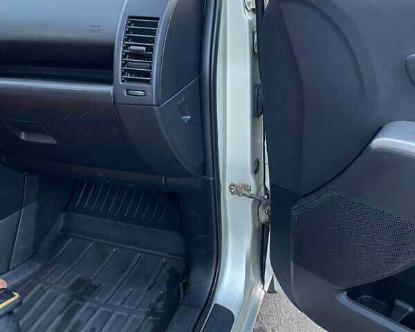 Зелений Мазда 5, об'ємом двигуна 2 л та пробігом 280 тис. км за 6000 $, фото 14 на Automoto.ua