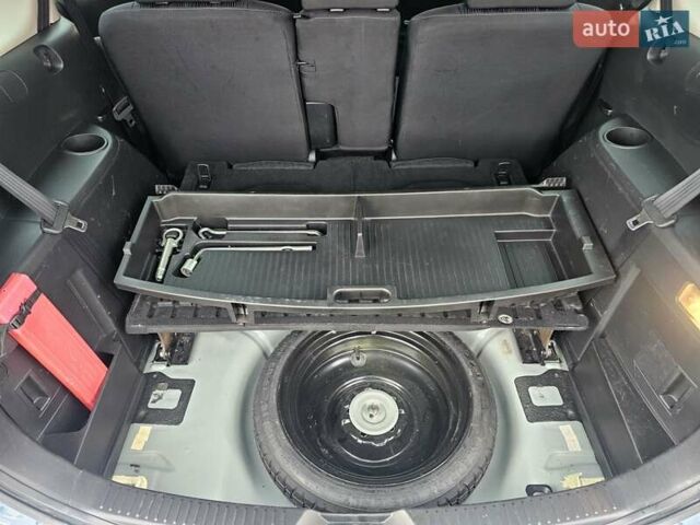 Зеленый Мазда 5, объемом двигателя 1.6 л и пробегом 186 тыс. км за 8000 $, фото 2 на Automoto.ua