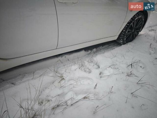 Белый Мазда 6, объемом двигателя 2 л и пробегом 195 тыс. км за 7600 $, фото 17 на Automoto.ua