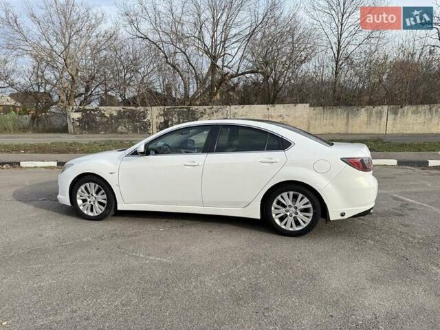Белый Мазда 6, объемом двигателя 2 л и пробегом 317 тыс. км за 6500 $, фото 1 на Automoto.ua