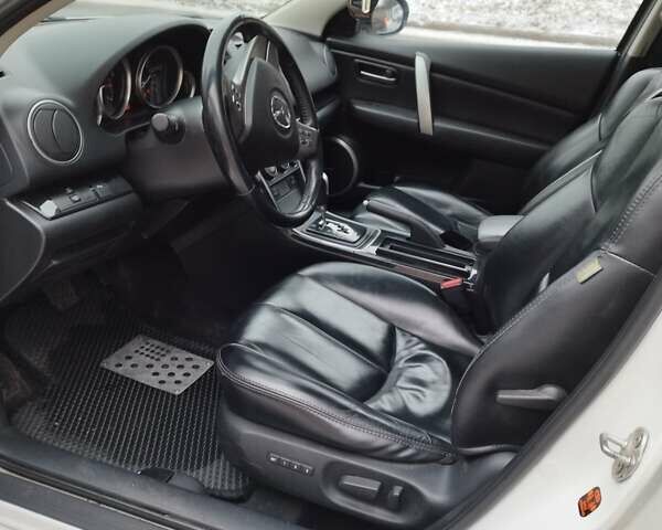 Белый Мазда 6, объемом двигателя 2 л и пробегом 174 тыс. км за 8900 $, фото 5 на Automoto.ua