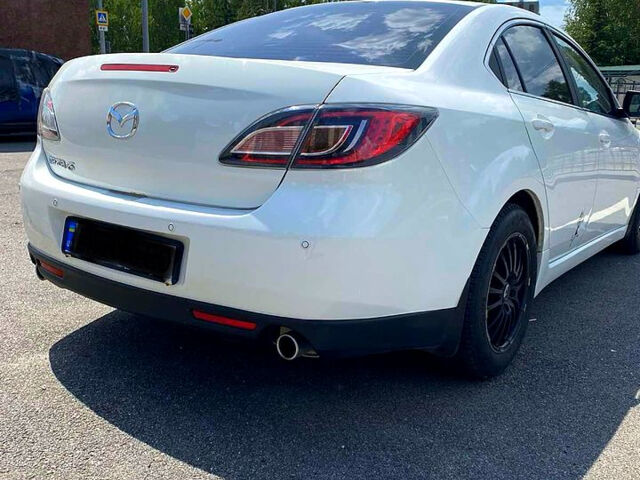 Белый Мазда 6, объемом двигателя 2 л и пробегом 189 тыс. км за 7500 $, фото 4 на Automoto.ua